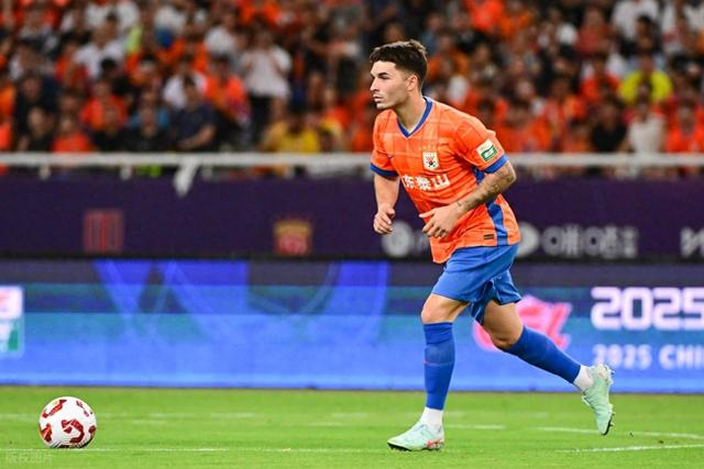 足球-山东鲁能自己打脸了？水货外援加盟仅半年就解约，中超球队没人要|中卫|西乙|洛佩斯|路易斯-洛佩斯|山东泰山_新浪体育_新浪新闻